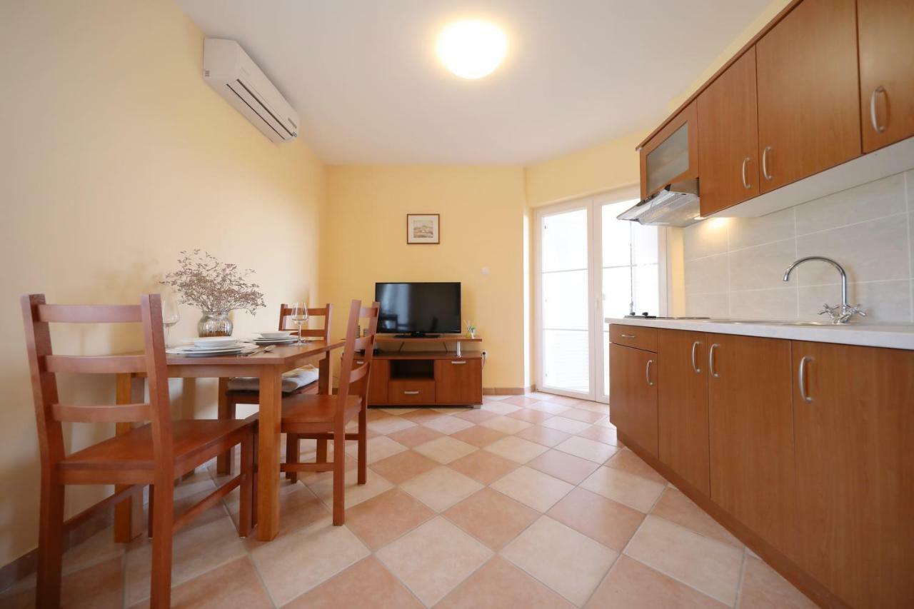 Apartments Villa Marnii Kožino 외부 사진